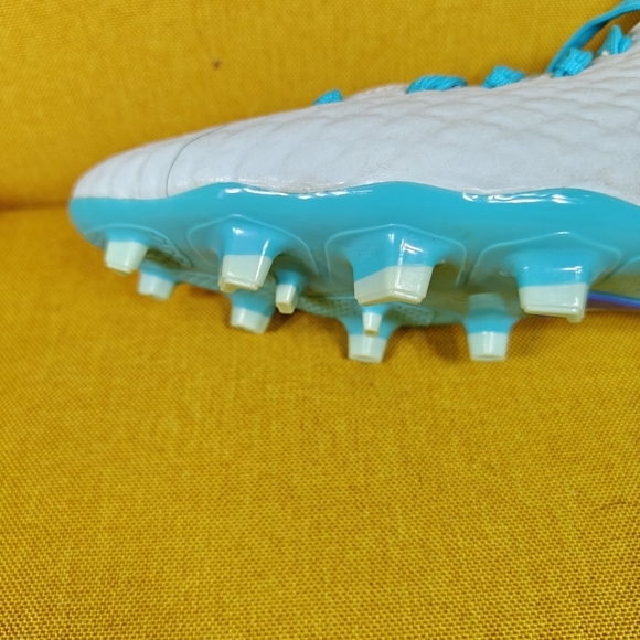 EUC Nike Hypervenom Phantom 3 Academy Athletic White Blue Soccer Cleats Men\'s 8 main image 7